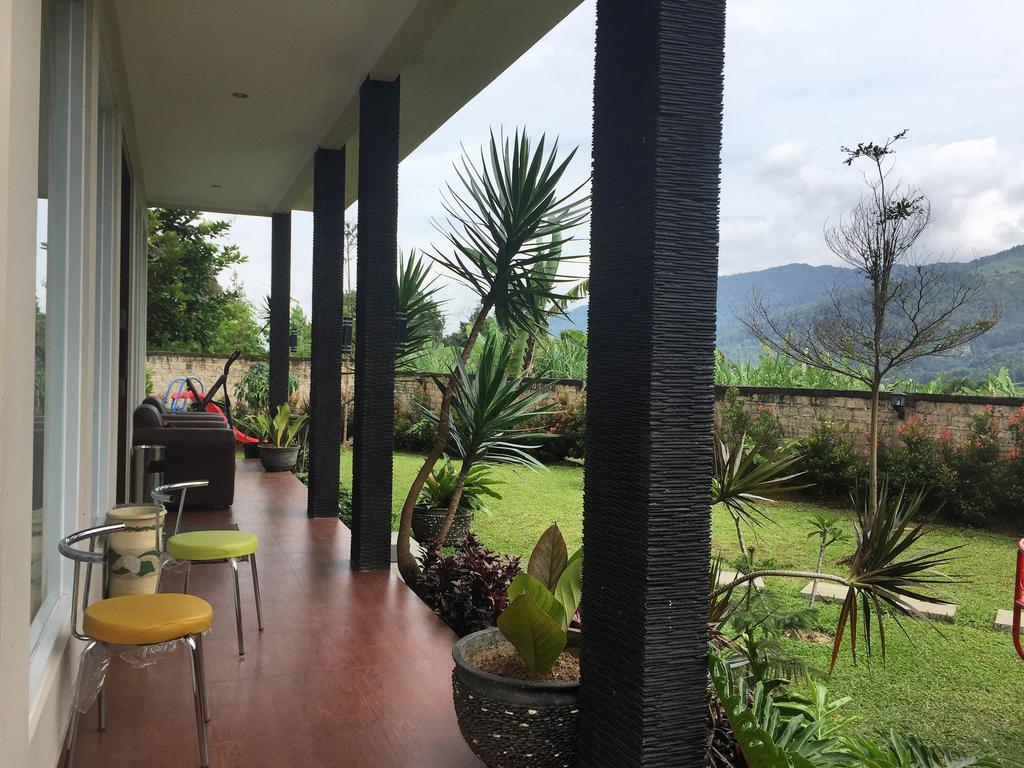 Avilla Puncak Exteriér fotografie